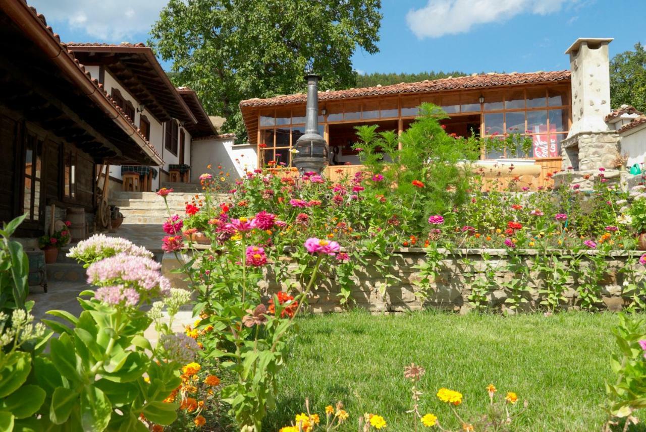 Kodjamanova House Hotel Zheravna Buitenkant foto