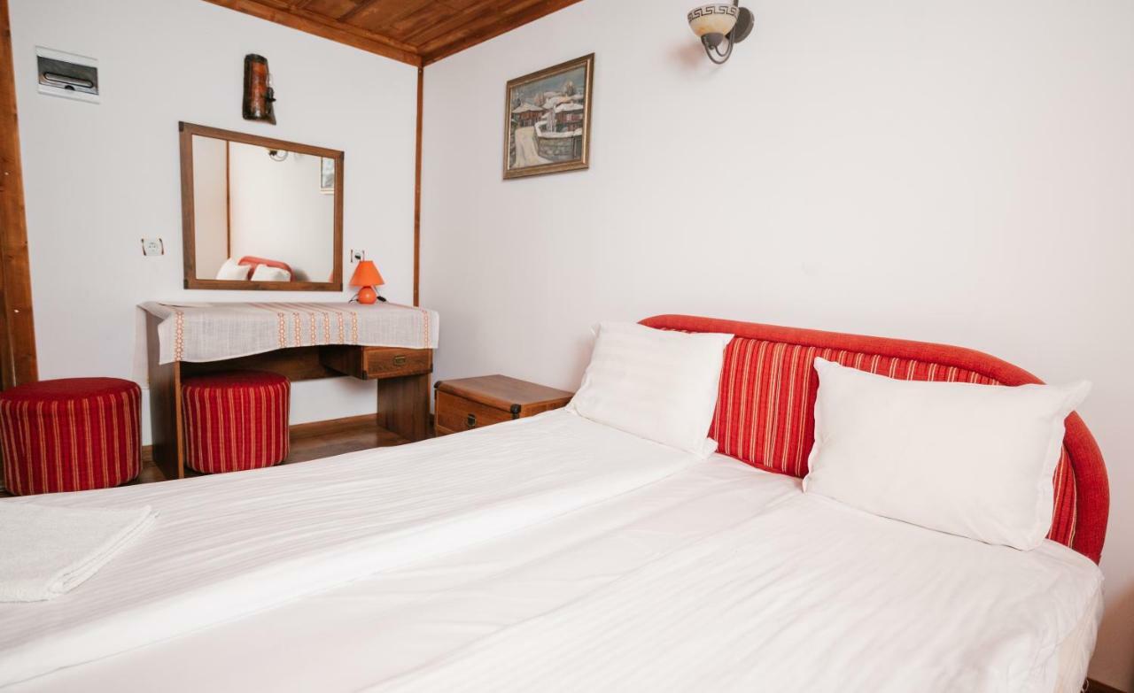Kodjamanova House Hotel Zheravna Buitenkant foto